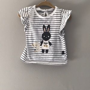 Black and white T-shirt